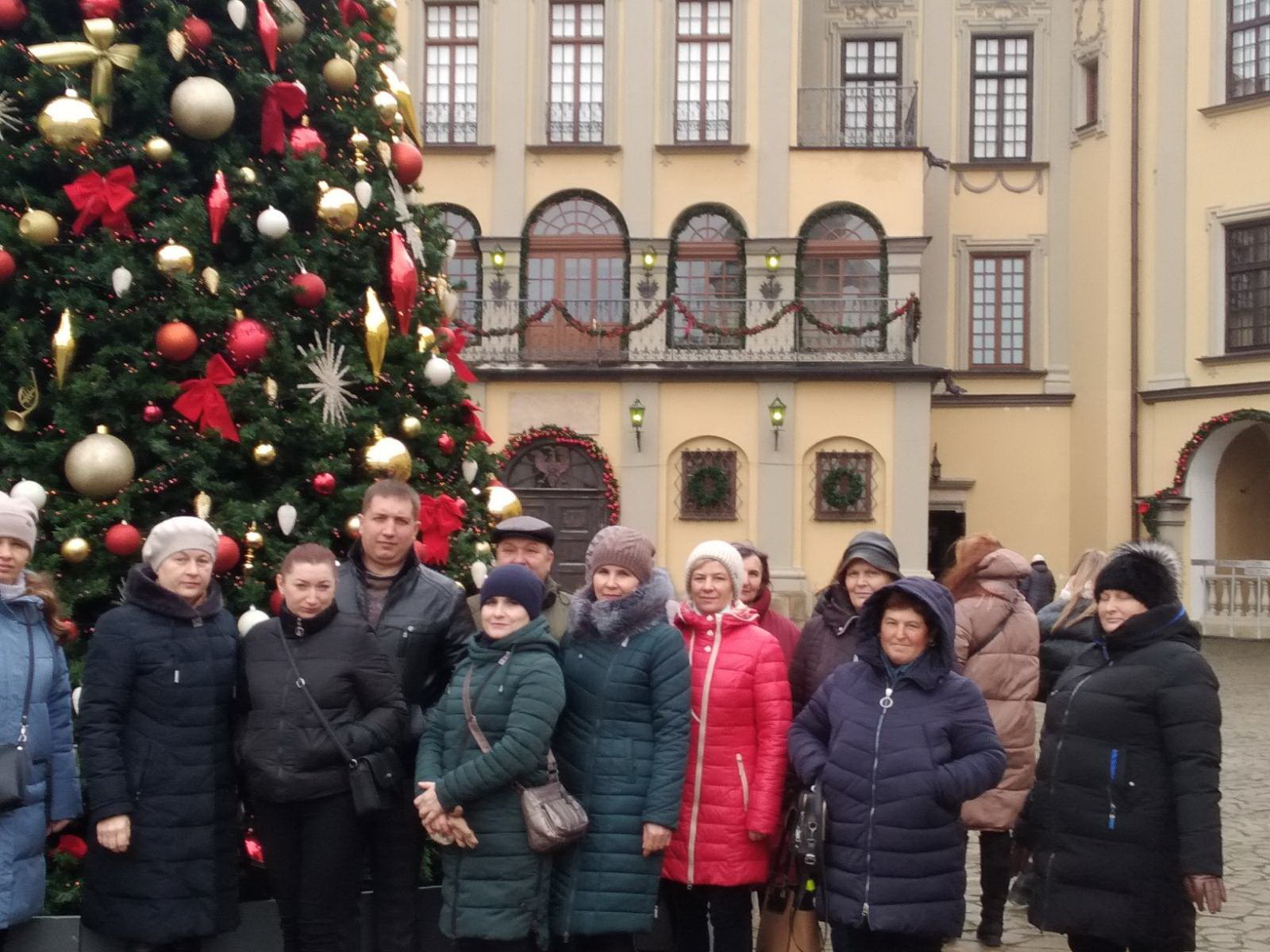 Поездка в беларусь рутюб. Сотрудники Агропром банка в Несвиже.