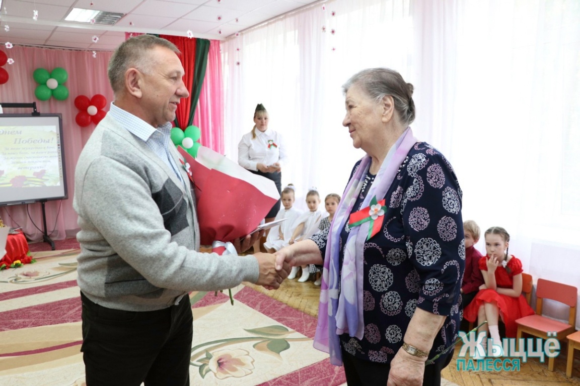 САМЫЕ ТЕПЛЫЕ ПОЗДРАВЛЕНИЯ С ДНЁМ ПОБЕДЫ ОТ ВОСПИТАННИКОВ ДЕТСКОГО САДА № 34  И ПРОФКОМА ОАО «МОЗЫРЬСОЛЬ» - БЕЛОРУССКИЙ ПРОФЕССИОНАЛЬНЫЙ СОЮЗ РАБОТНИКОВ  АГРОПРОМЫШЛЕННОГО КОМПЛЕКСА