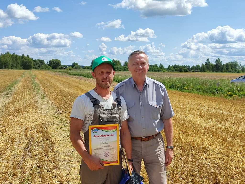 В Могилевской области определился первый тысячник - БЕЛОРУССКИЙ  ПРОФЕССИОНАЛЬНЫЙ СОЮЗ РАБОТНИКОВ АГРОПРОМЫШЛЕННОГО КОМПЛЕКСА