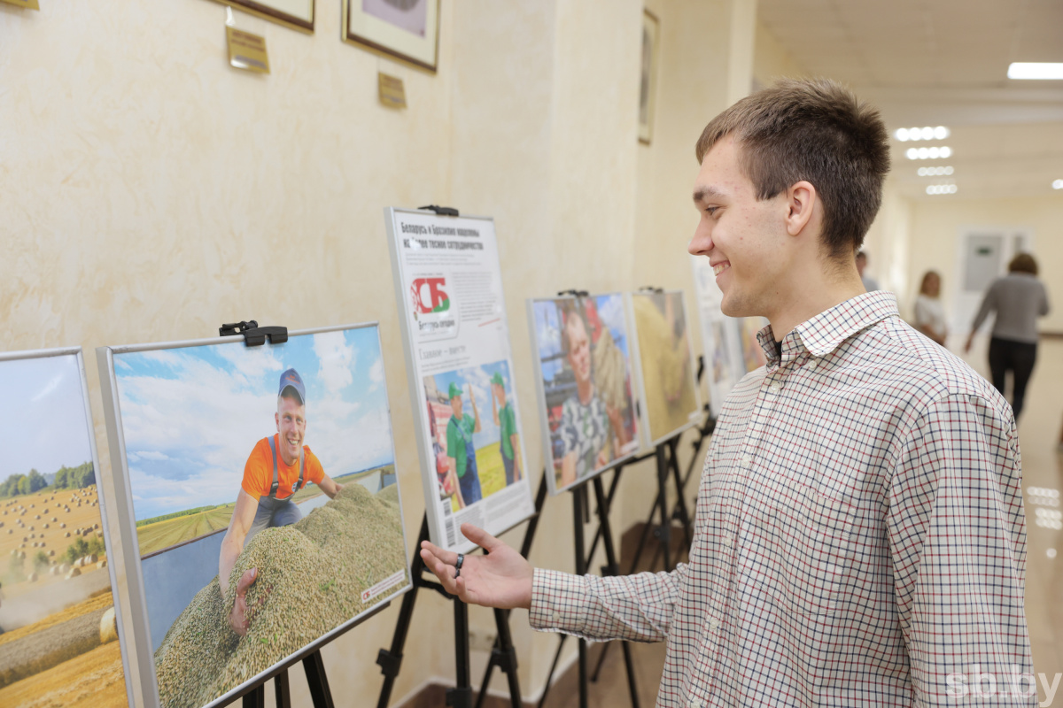 В Гродненском аграрном университете открылась выставка ИД «Беларусь  сегодня» «Уборка хлеба – дело всенародное» - БЕЛОРУССКИЙ ПРОФЕССИОНАЛЬНЫЙ  СОЮЗ РАБОТНИКОВ АГРОПРОМЫШЛЕННОГО КОМПЛЕКСА